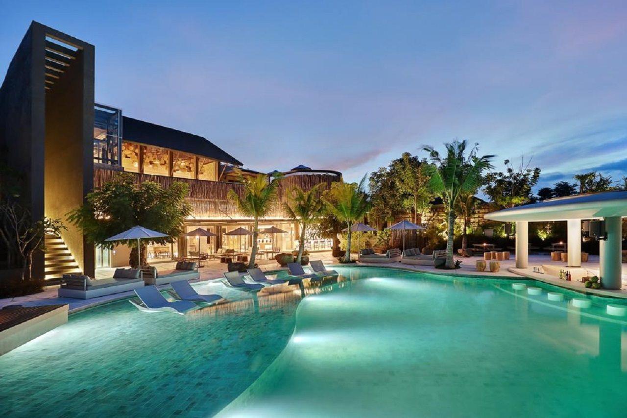 Hotel Cross Bali Breakers Jimbaran Exteriér fotografie