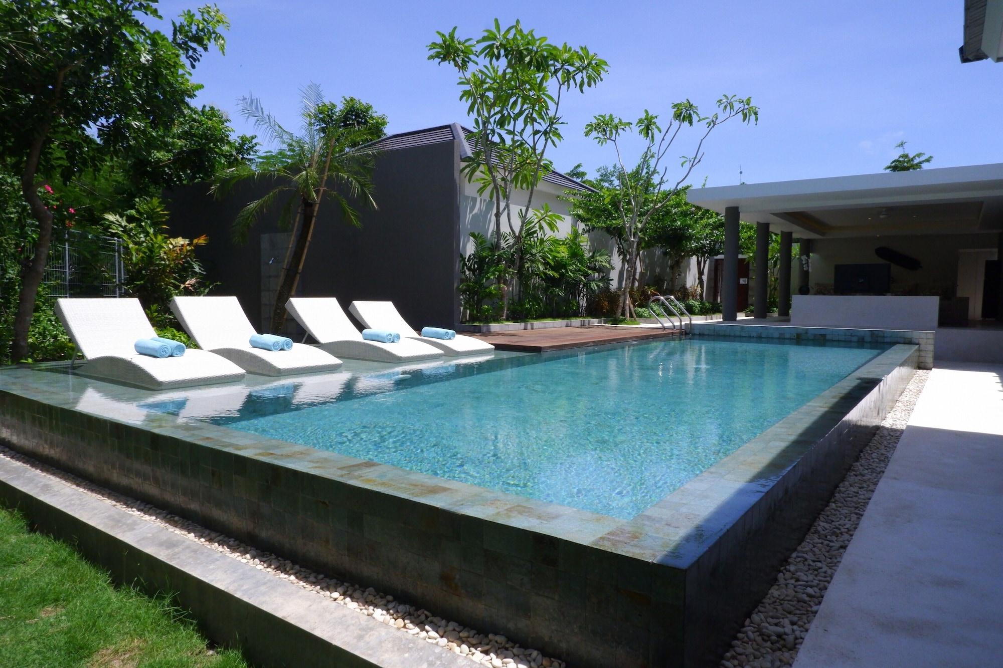 Hotel Cross Bali Breakers Jimbaran Exteriér fotografie